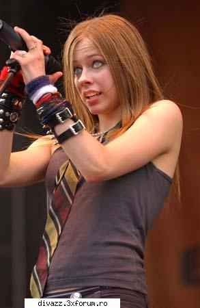 avril lavigne - eu cred k nu vad bine...cea mai tare - Avril Lavigne