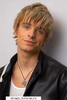 chris - chirs seamana cu richie dar e putzin mai inalt - US5